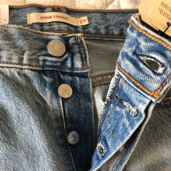 NWT levi wedgie jeans - Picture 6 of 6